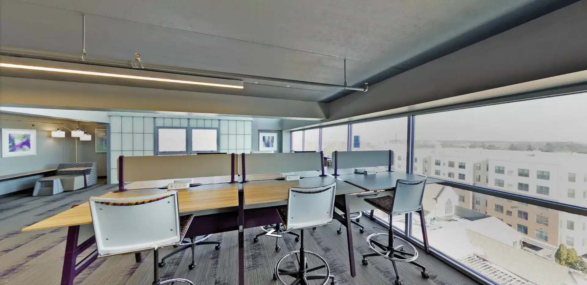 Exterior?w=400&h=260&fit=crop&q=40&auto=format&trim=auto