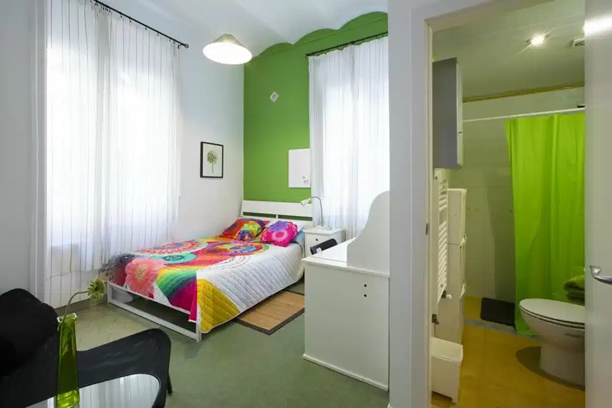 Kitchen?w=400&h=260&fit=crop&q=40&auto=format&trim=auto