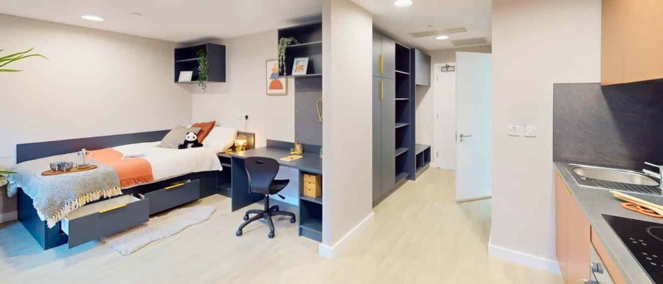 Amenities?w=400&h=260&fit=crop&q=40&auto=format&trim=auto