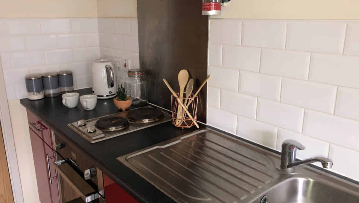 Common Area?w=400&h=260&fit=crop&q=40&auto=format&trim=auto