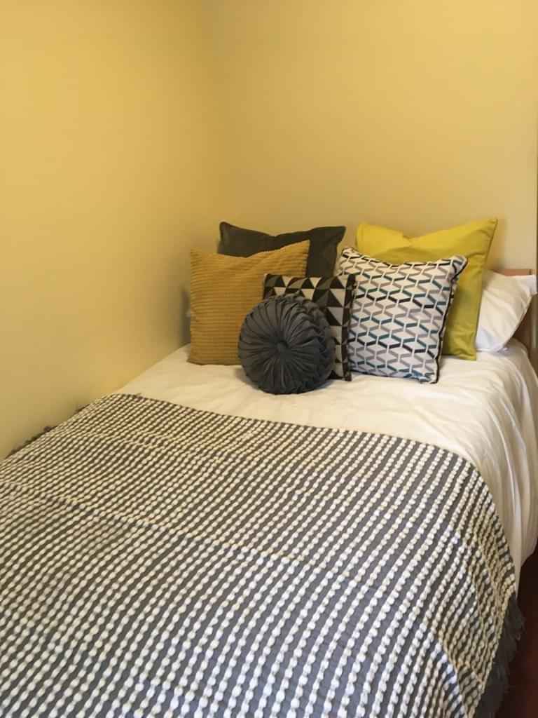 Amenities?w=400&h=260&fit=crop&q=40&auto=format&trim=auto