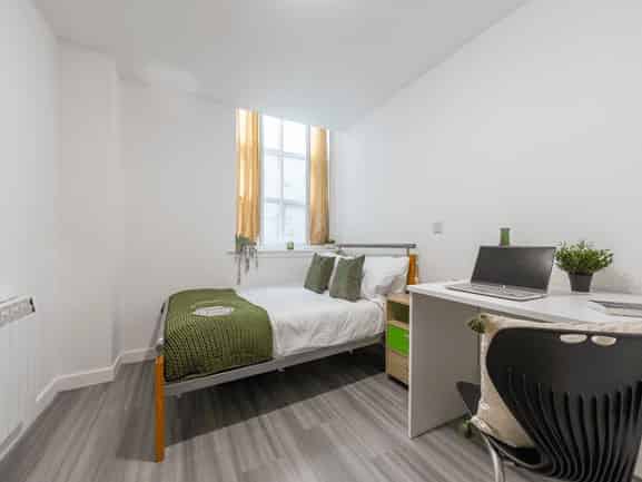 Bronze Ensuite - Bedroom?w=400&h=260&fit=crop&q=40&auto=format&trim=auto