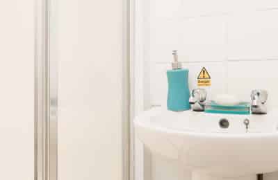 Collegiate Bonhay House, Exeter - Exeter, England, United Kingdom - Bathroom