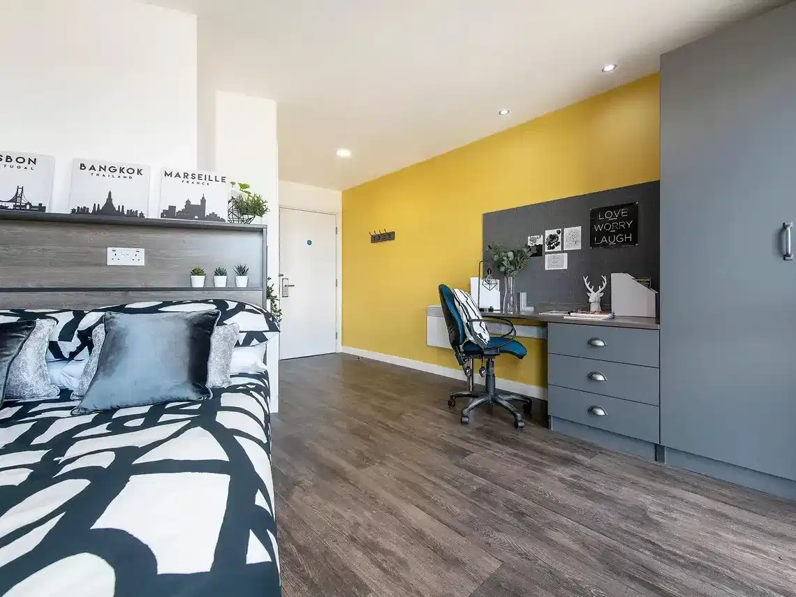 Deluxe Ensuite
