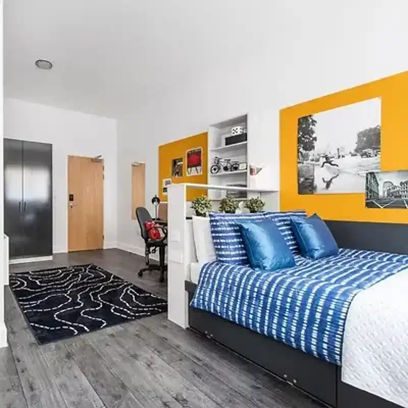 Amenities?w=400&h=260&fit=crop&q=40&auto=format&trim=auto