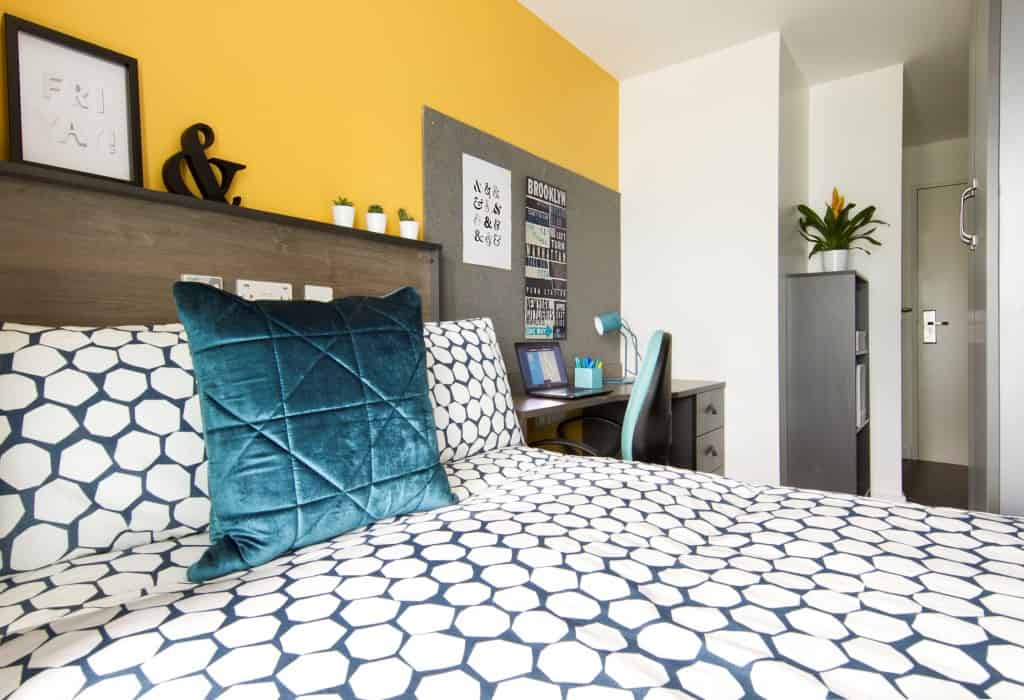 Amenities?w=400&h=260&fit=crop&q=40&auto=format&trim=auto