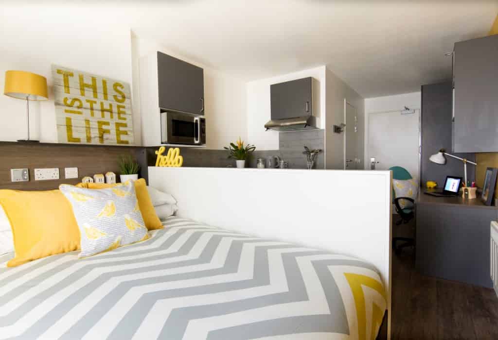 Amenities?w=400&h=260&fit=crop&q=40&auto=format&trim=auto