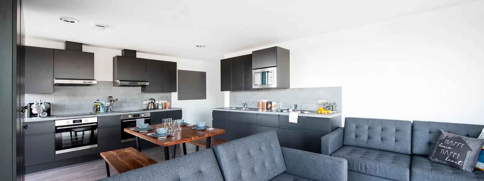 Amenities?w=400&h=260&fit=crop&q=40&auto=format&trim=auto