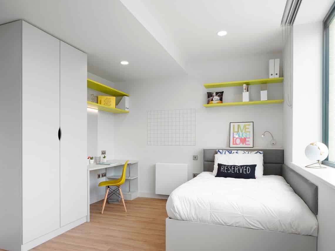 Amenities?w=400&h=260&fit=crop&q=40&auto=format&trim=auto