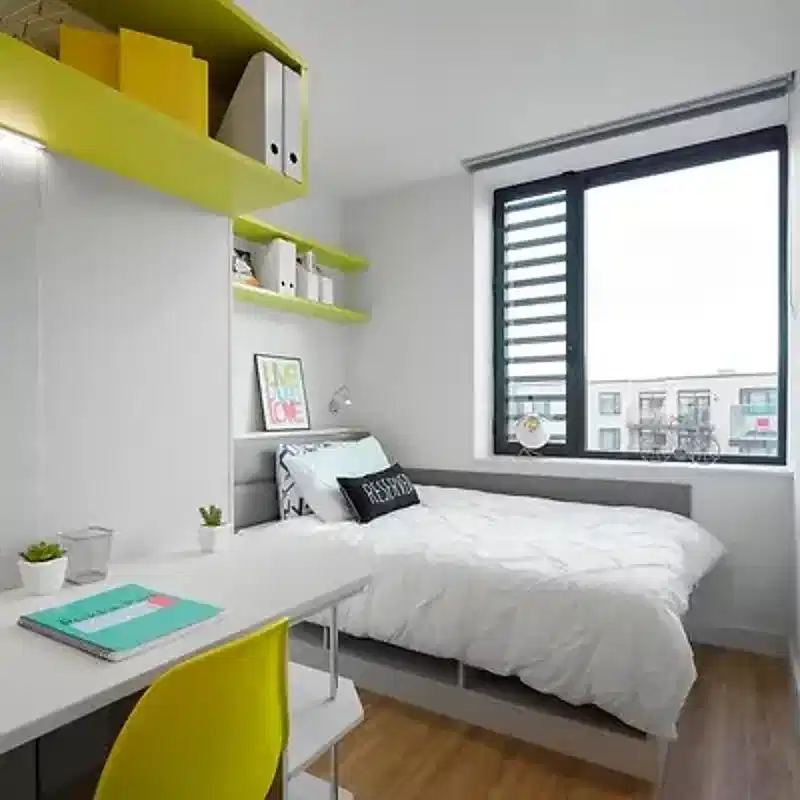 Common Area?w=400&h=260&fit=crop&q=40&auto=format&trim=auto