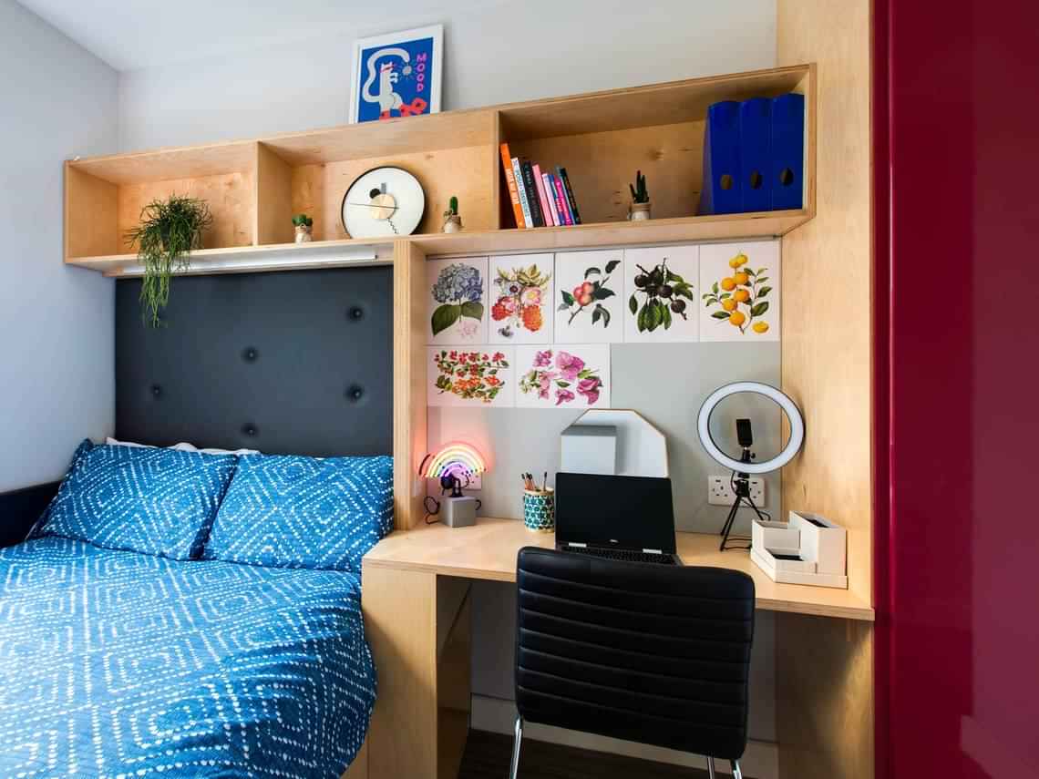 Common Area?w=400&h=260&fit=crop&q=40&auto=format&trim=auto