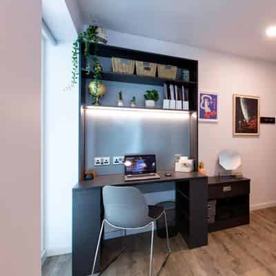 Amenities?w=400&h=260&fit=crop&q=40&auto=format&trim=auto