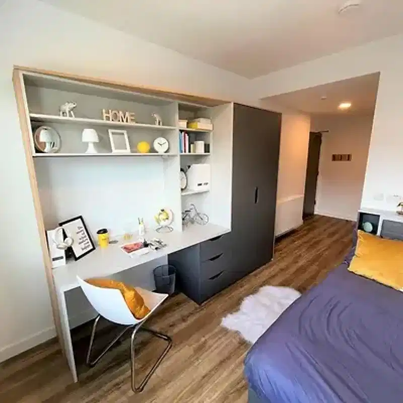 Amenities?w=400&h=260&fit=crop&q=40&auto=format&trim=auto