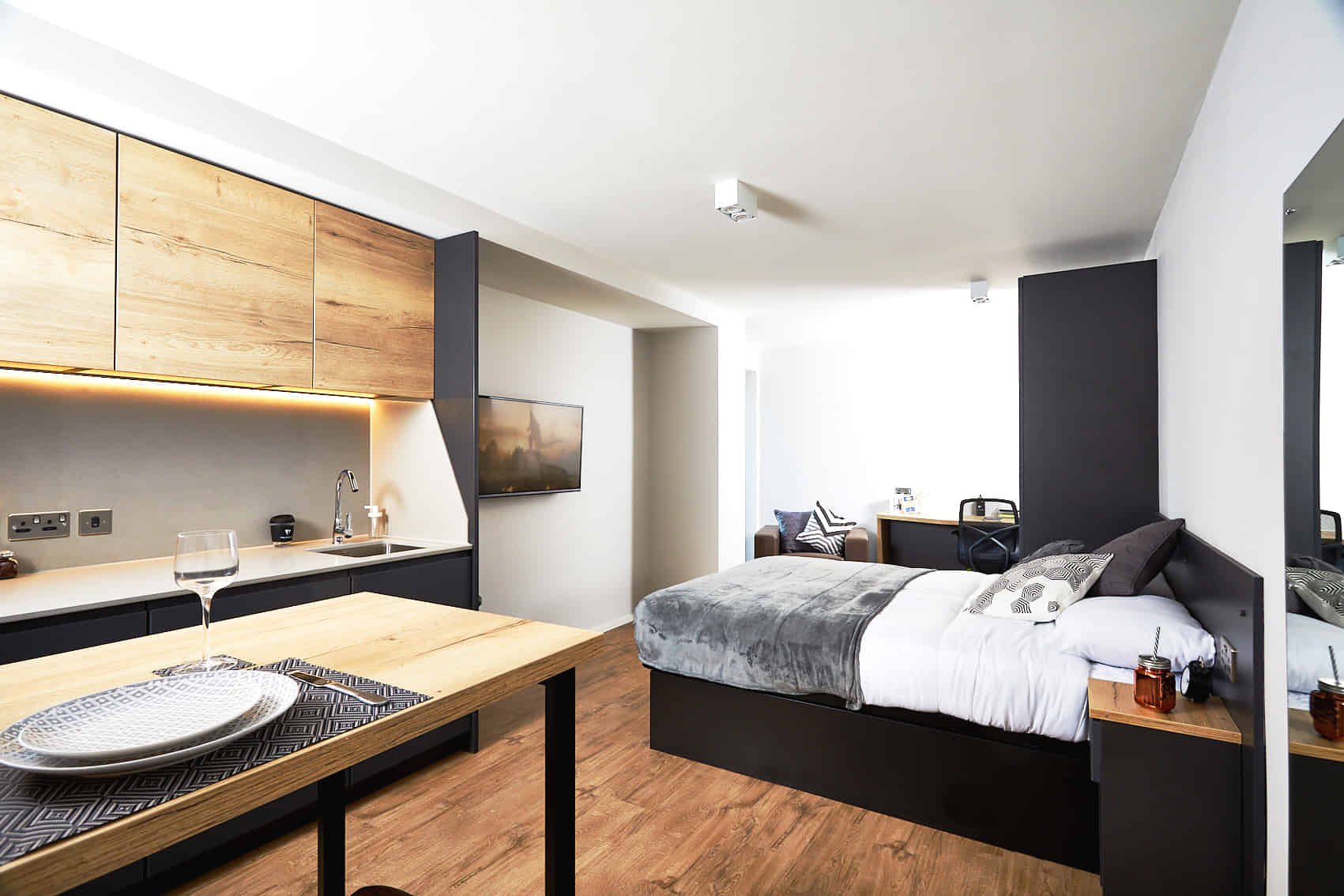 Amenities?w=400&h=260&fit=crop&q=40&auto=format&trim=auto