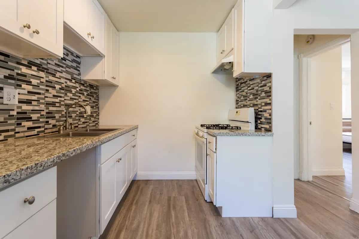 1324 W 36th St, Los Angeles - Los Angeles, California, United States - Kitchen