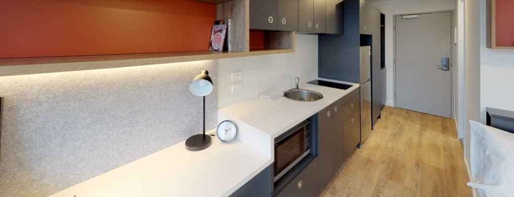 Common Area?w=400&h=260&fit=crop&q=40&auto=format&trim=auto