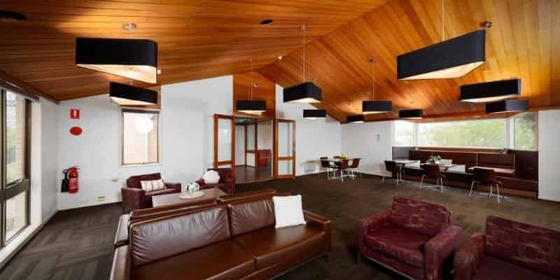 Amenities?w=400&h=260&fit=crop&q=40&auto=format&trim=auto