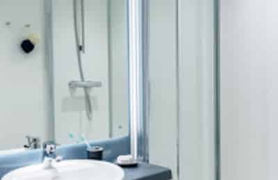 Amenities?w=400&h=260&fit=crop&q=40&auto=format&trim=auto