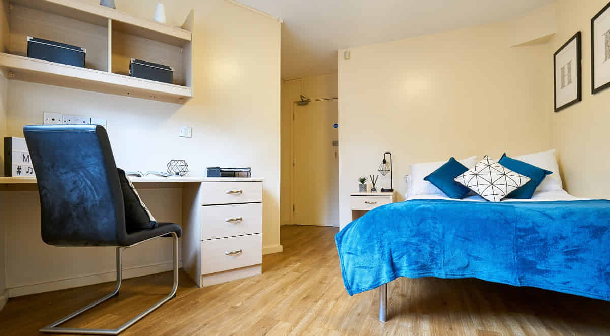 Standard 4 Bed Apartment