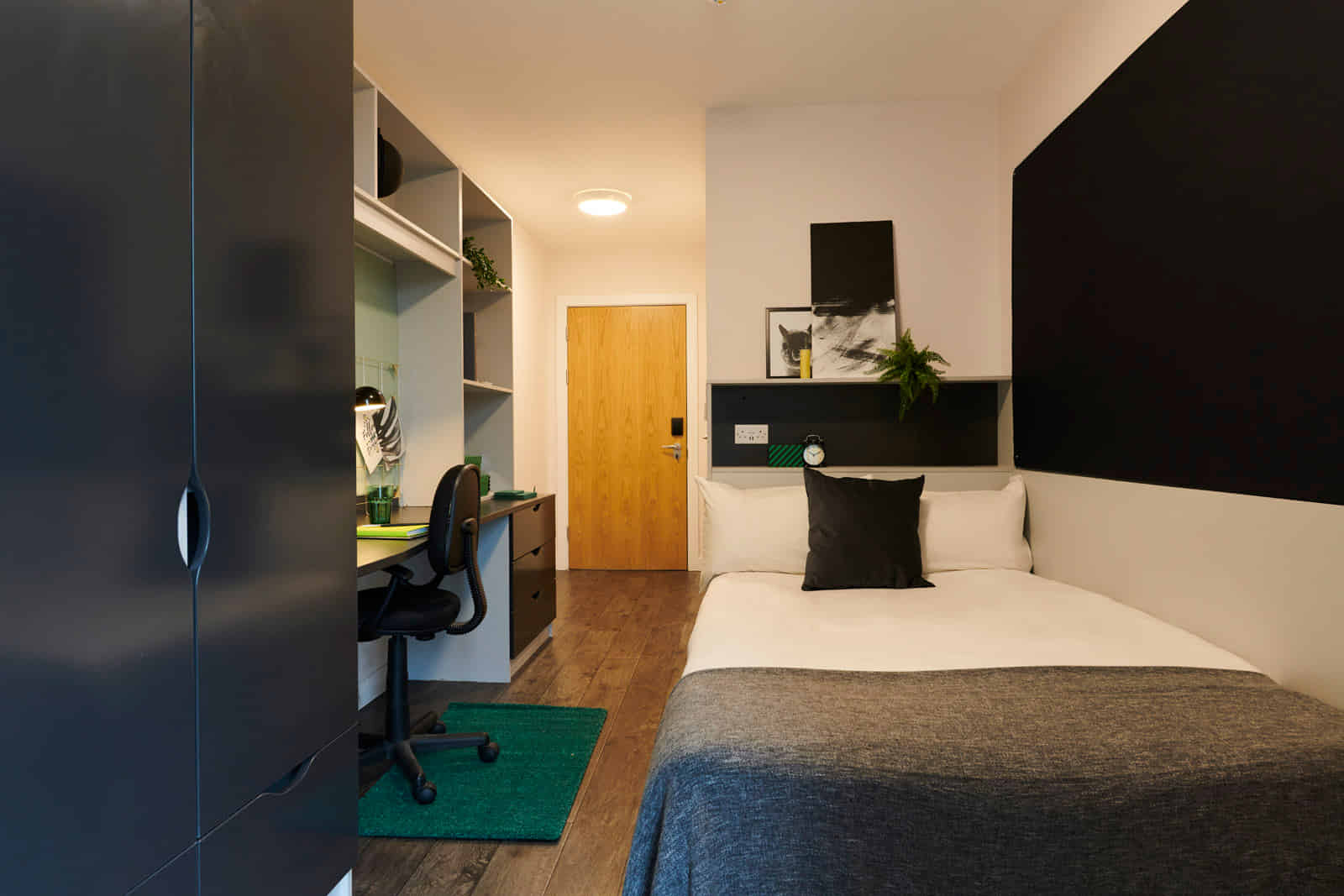 Gold Ensuite