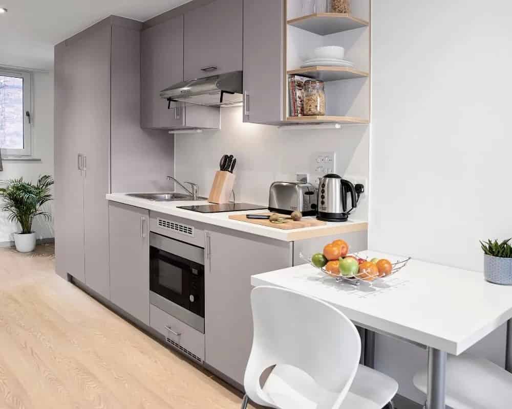 Common Area?w=400&h=260&fit=crop&q=40&auto=format&trim=auto