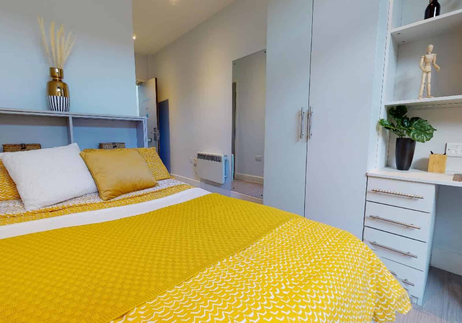 Bronze En Suite Plus