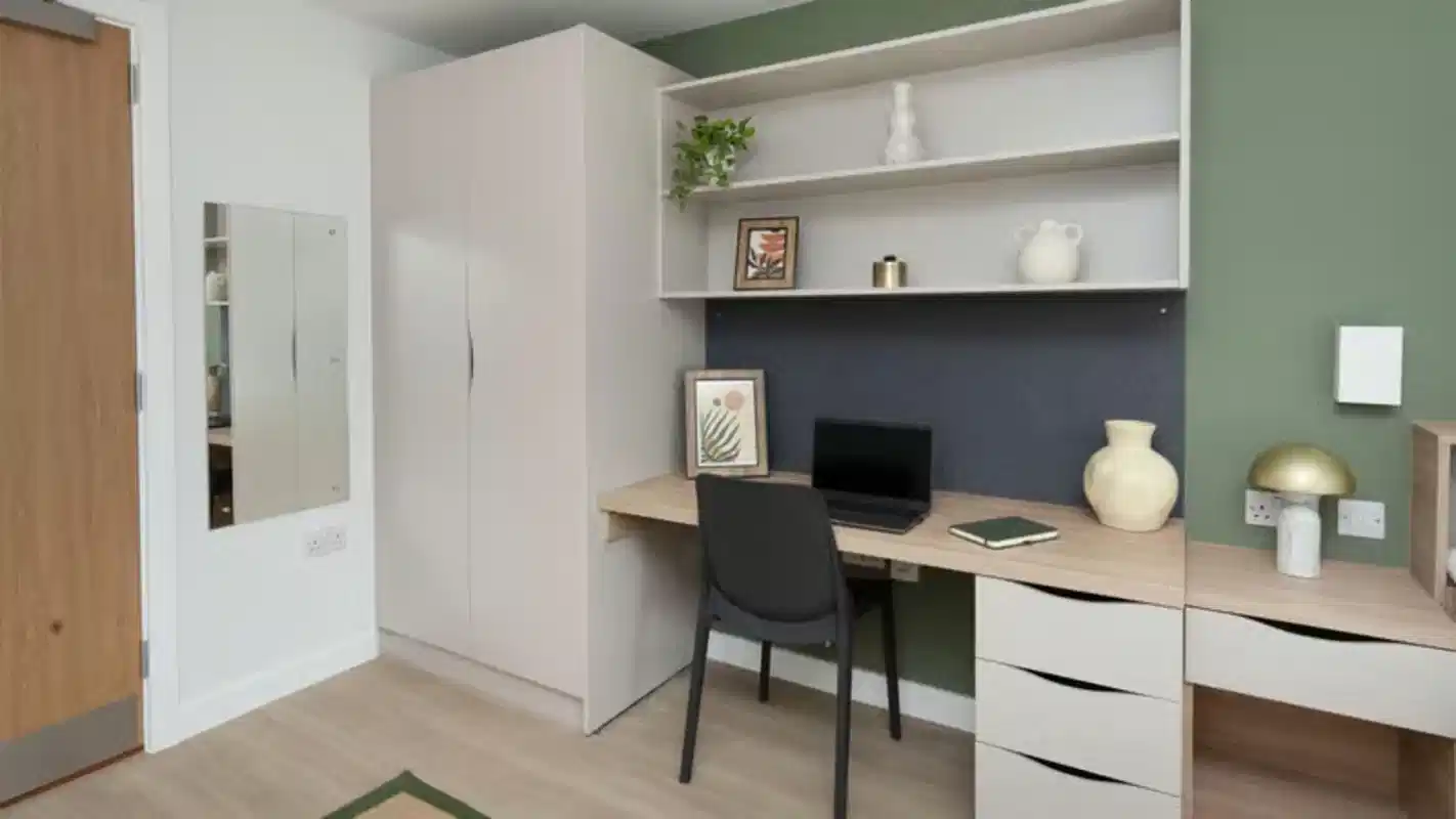 Amenities?w=400&h=260&fit=crop&q=40&auto=format&trim=auto