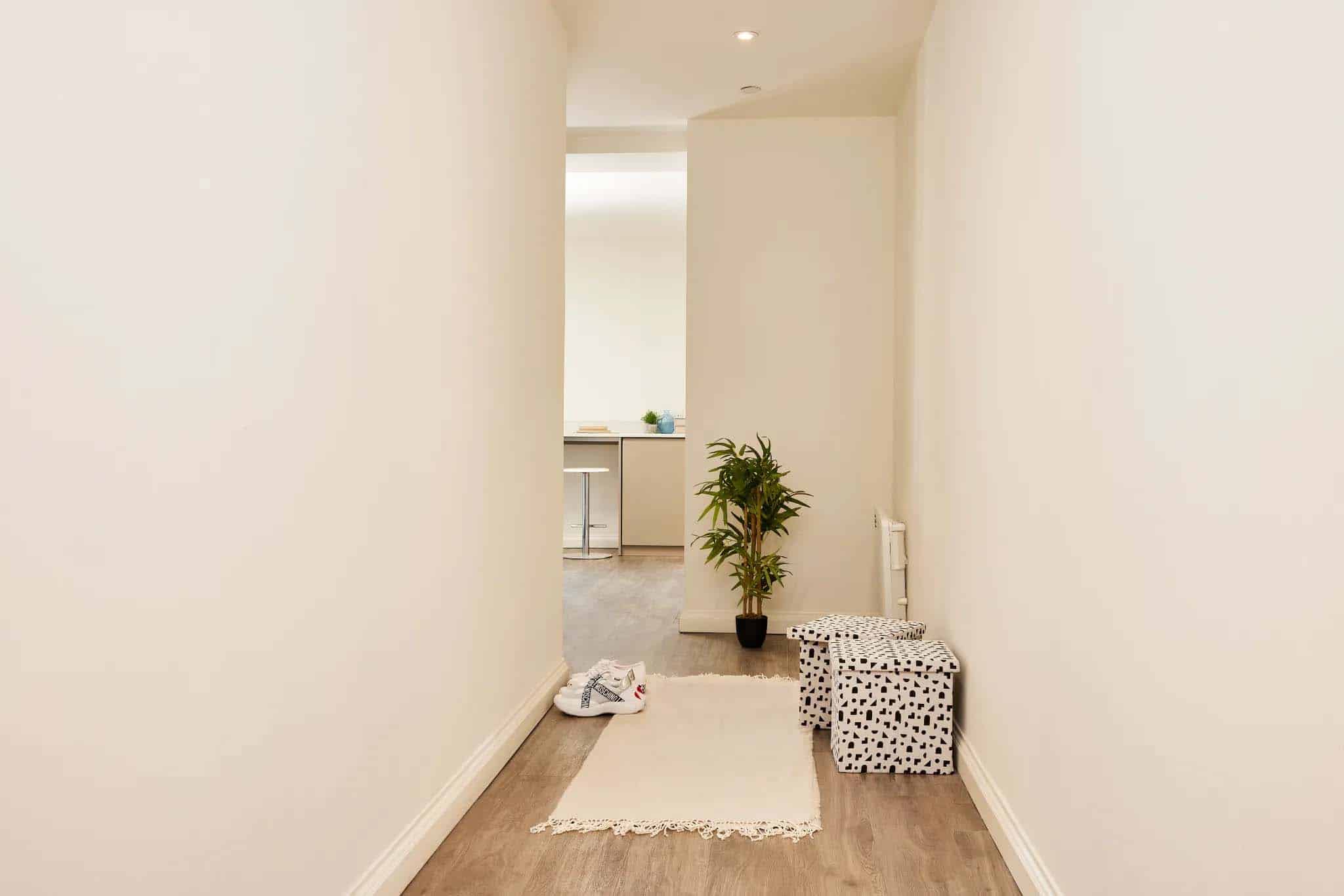 Amenities?w=400&h=260&fit=crop&q=40&auto=format&trim=auto