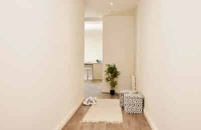 Amenities?w=400&h=260&fit=crop&q=40&auto=format&trim=auto