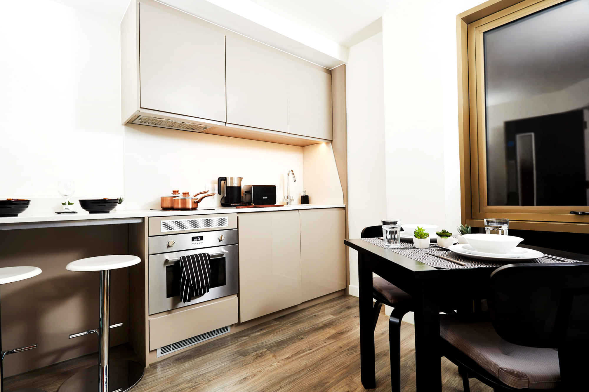 Amenities?w=400&h=260&fit=crop&q=40&auto=format&trim=auto