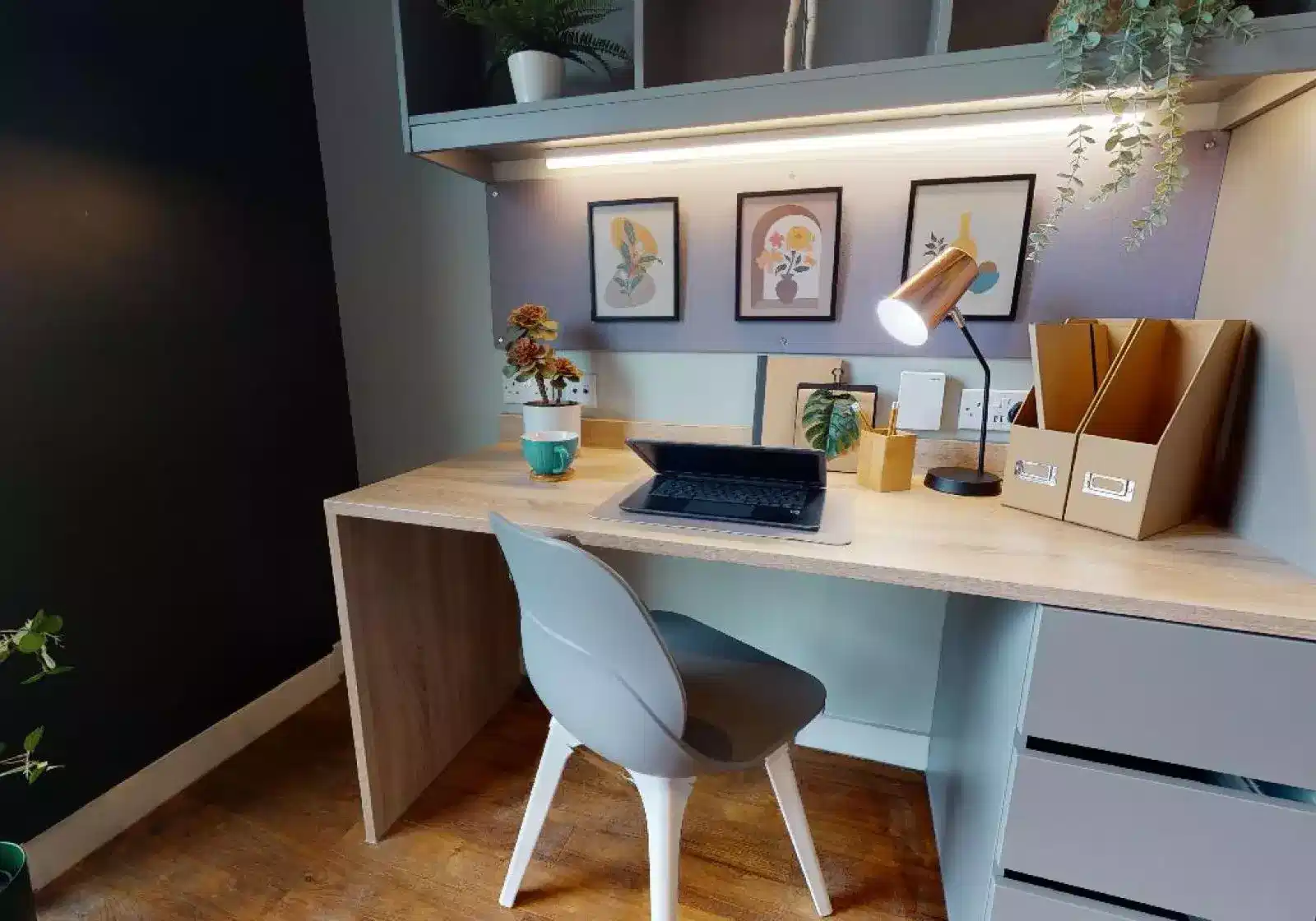 Amenities?w=400&h=260&fit=crop&q=40&auto=format&trim=auto