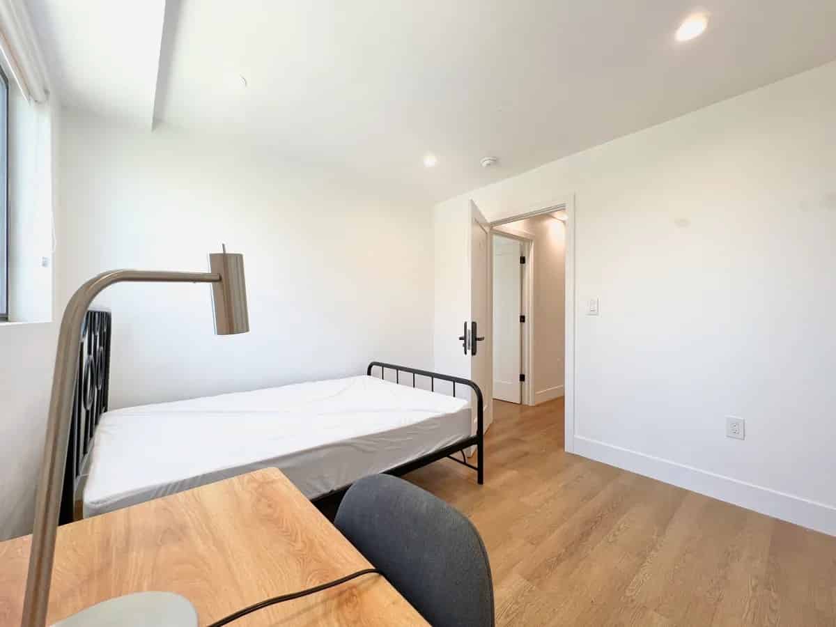 3100 S Normandie Ave, Los Angeles - Los Angeles, California, United States - Bedroom