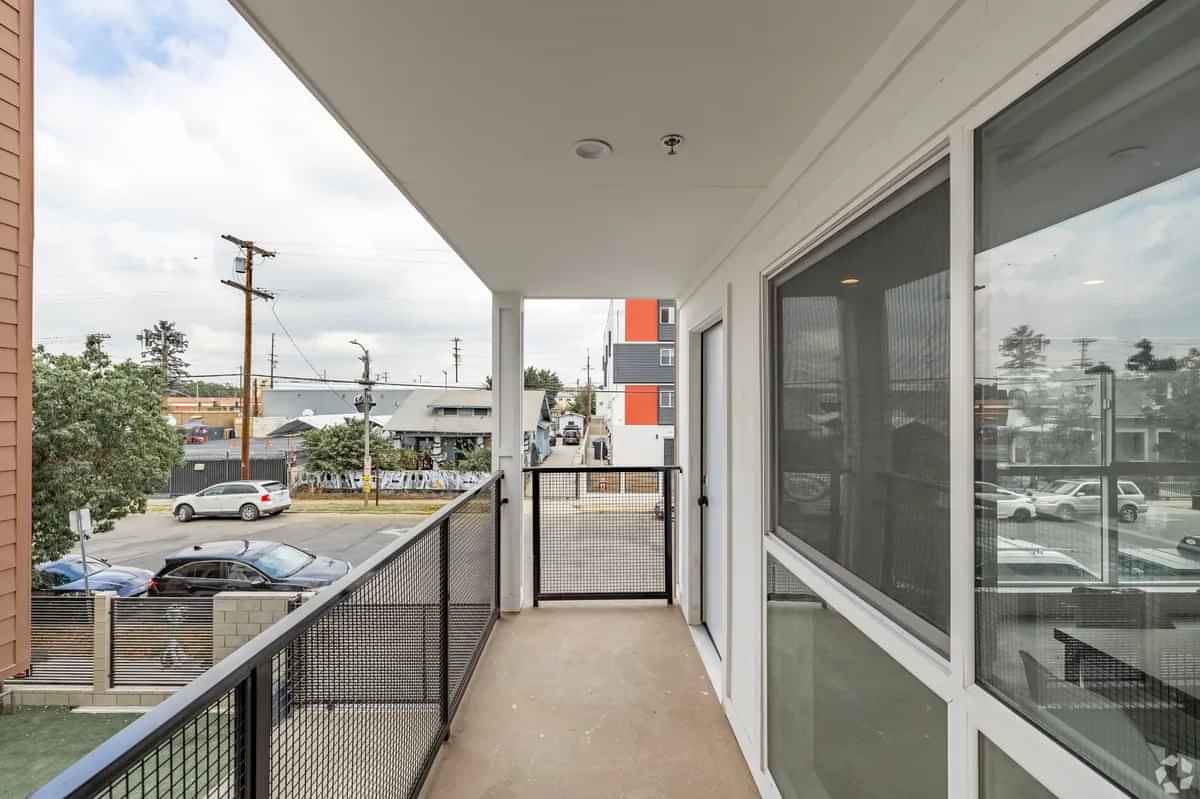 1360 W 35th St, Los Angeles - Los Angeles, California, United States - Exterior