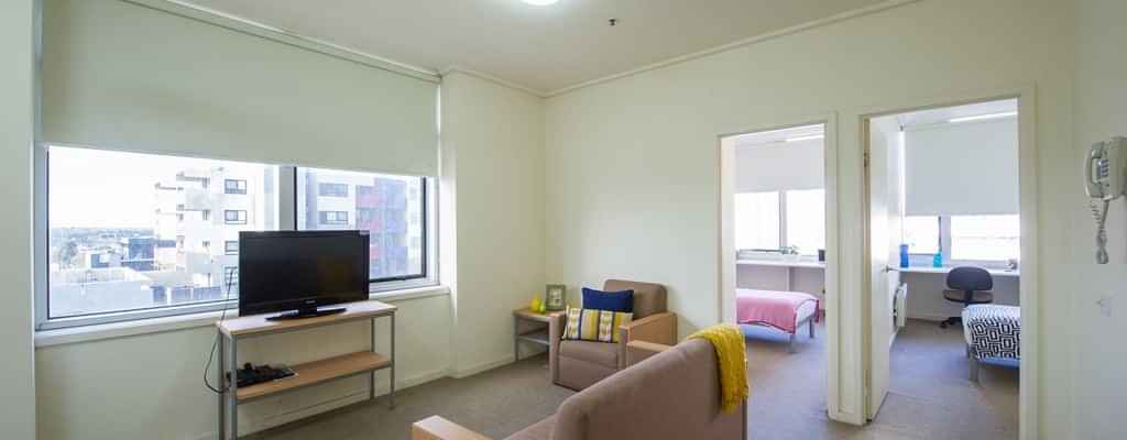 Kitchen?w=400&h=260&fit=crop&q=40&auto=format&trim=auto