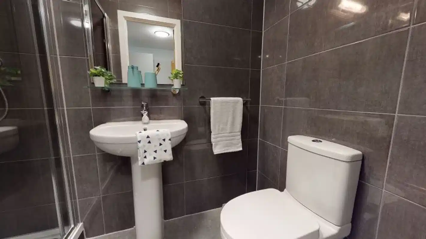 Amenities?w=400&h=260&fit=crop&q=40&auto=format&trim=auto