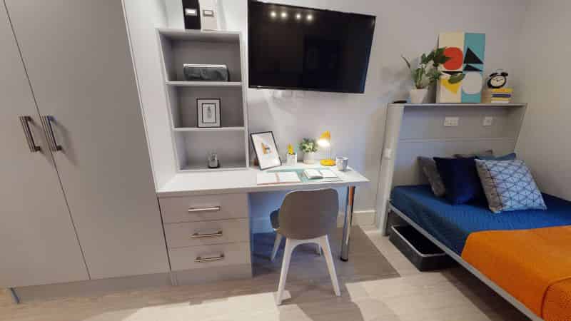 Common Area?w=400&h=260&fit=crop&q=40&auto=format&trim=auto