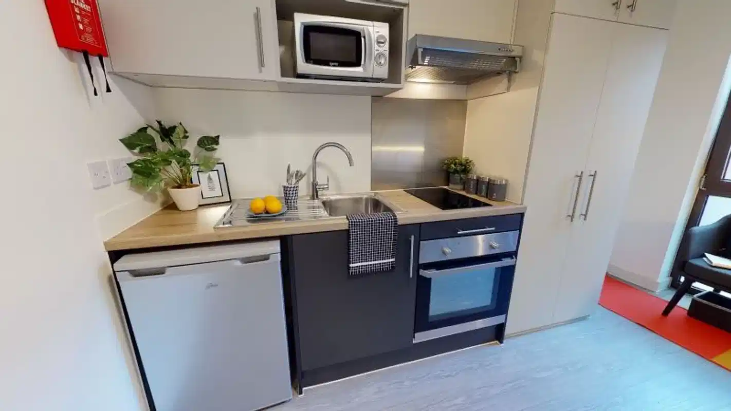 Amenities?w=400&h=260&fit=crop&q=40&auto=format&trim=auto