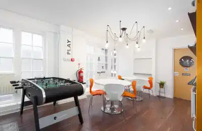 Amenities?w=400&h=260&fit=crop&q=40&auto=format&trim=auto