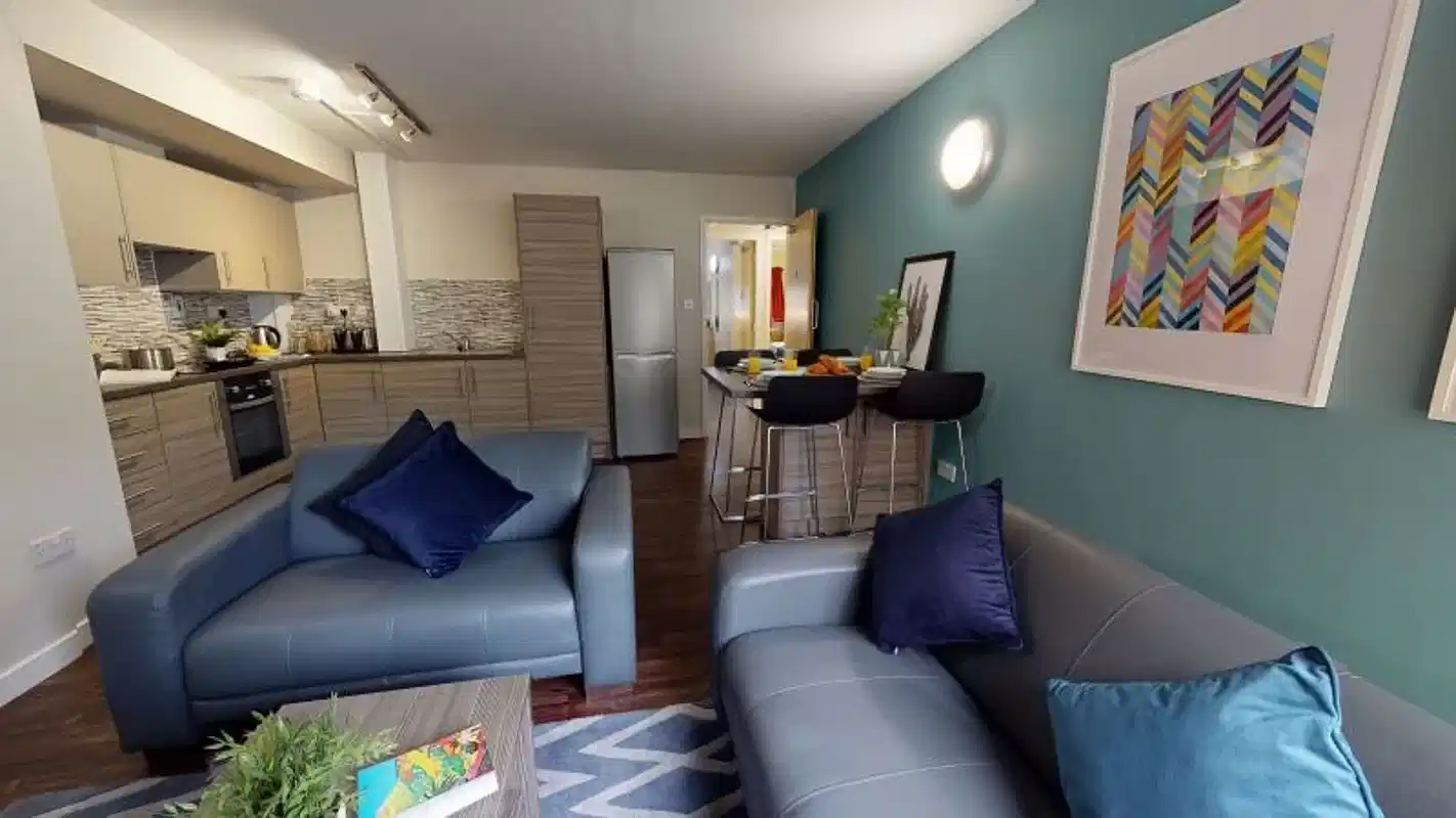 Common Area?w=400&h=260&fit=crop&q=40&auto=format&trim=auto