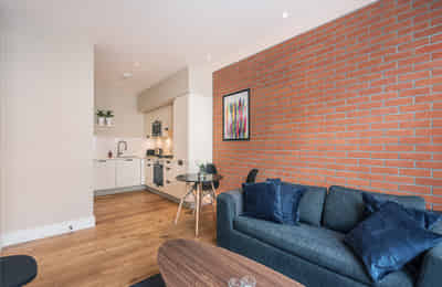 72 Long Acre - London, England, United Kingdom - 203-9