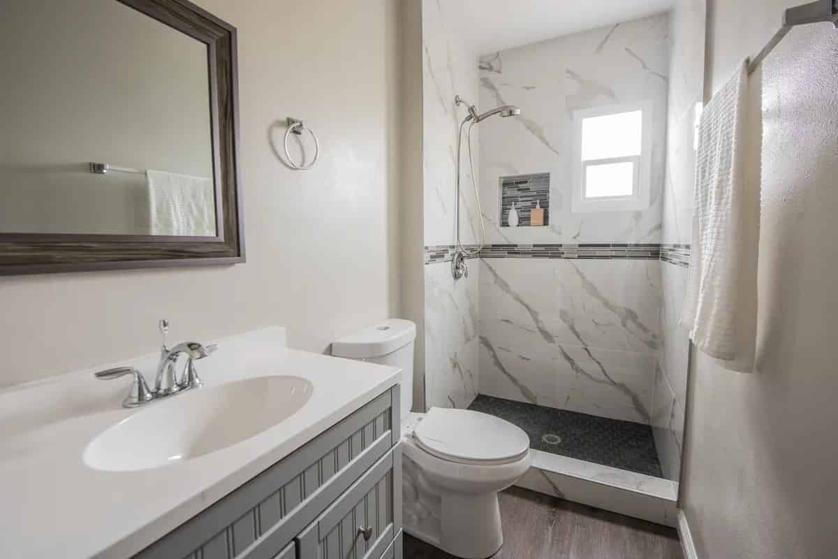 3102 Kenwood Ave, Los Angeles - Los Angeles, California, United States - Bathroom