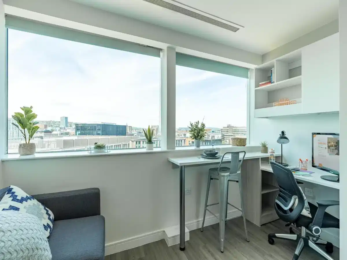 Amenities?w=400&h=260&fit=crop&q=40&auto=format&trim=auto