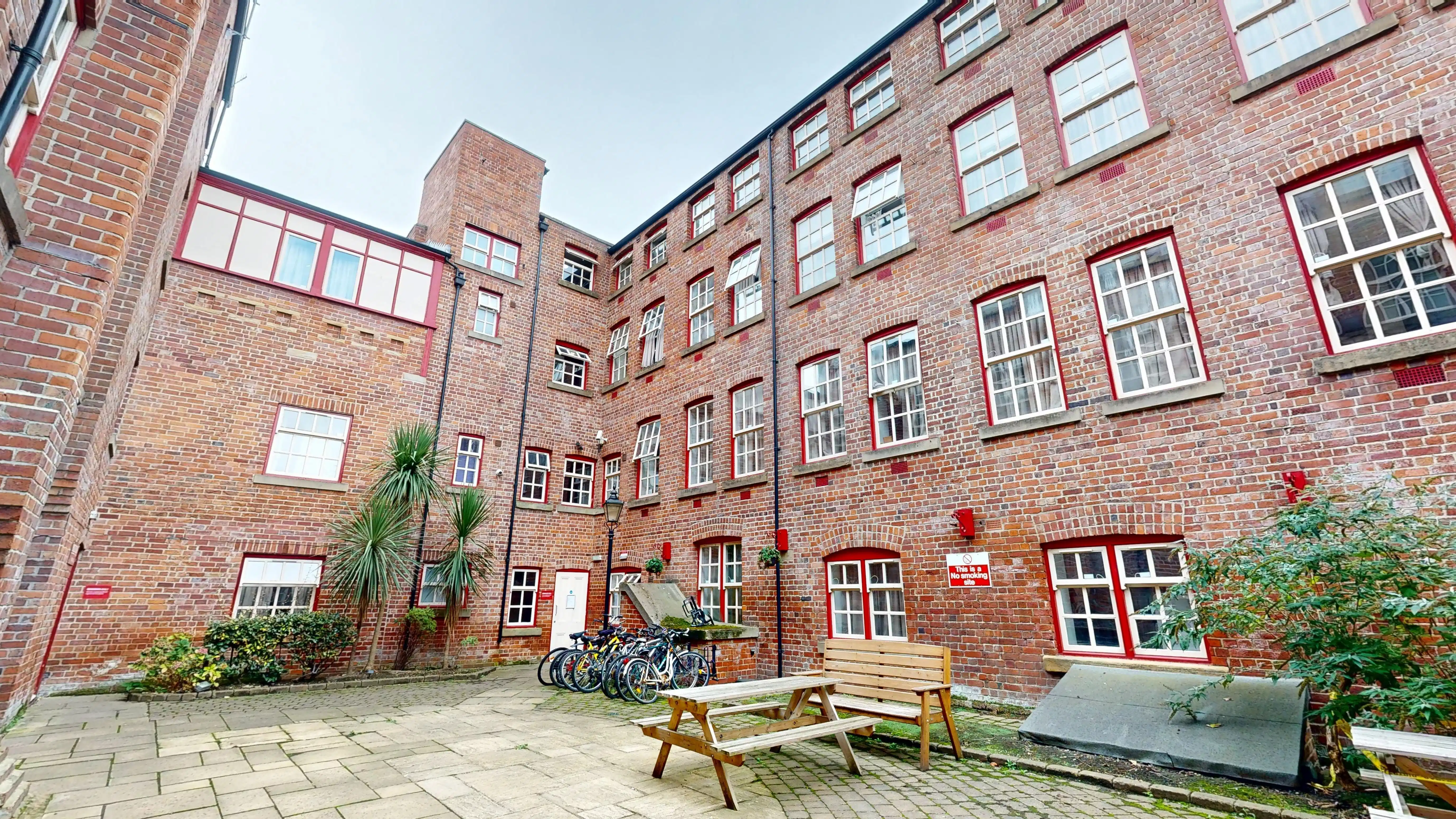 Amenities?w=400&h=260&fit=crop&q=40&auto=format&trim=auto