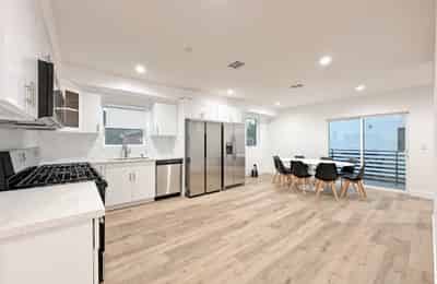 1529-1531 W 35th Pl, Los Angeles - Los Angeles, California, United States - Kitchen