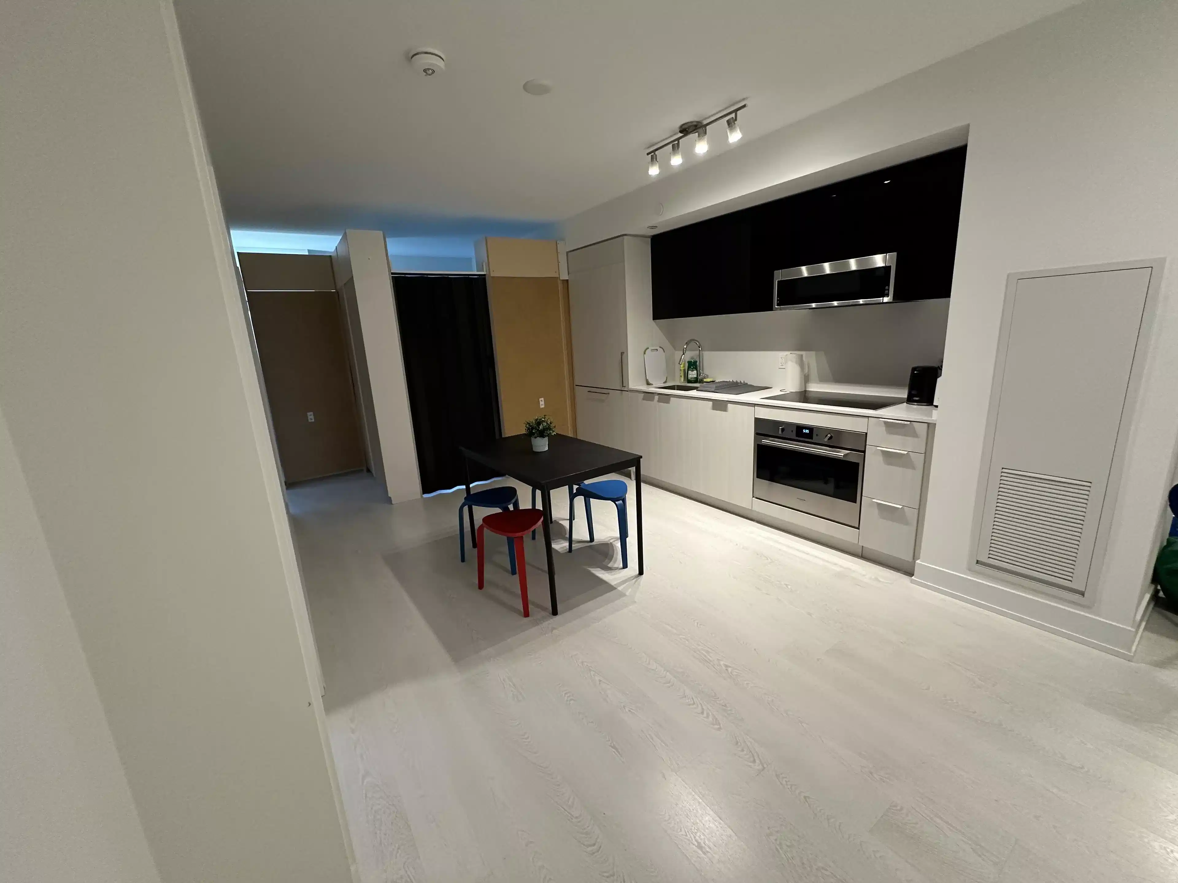 Flex Plus - Bedroom?w=400&h=260&fit=crop&q=40&auto=format&trim=auto