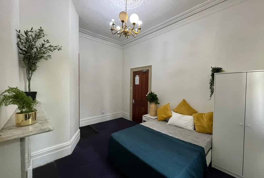 Common Area?w=400&h=260&fit=crop&q=40&auto=format&trim=auto