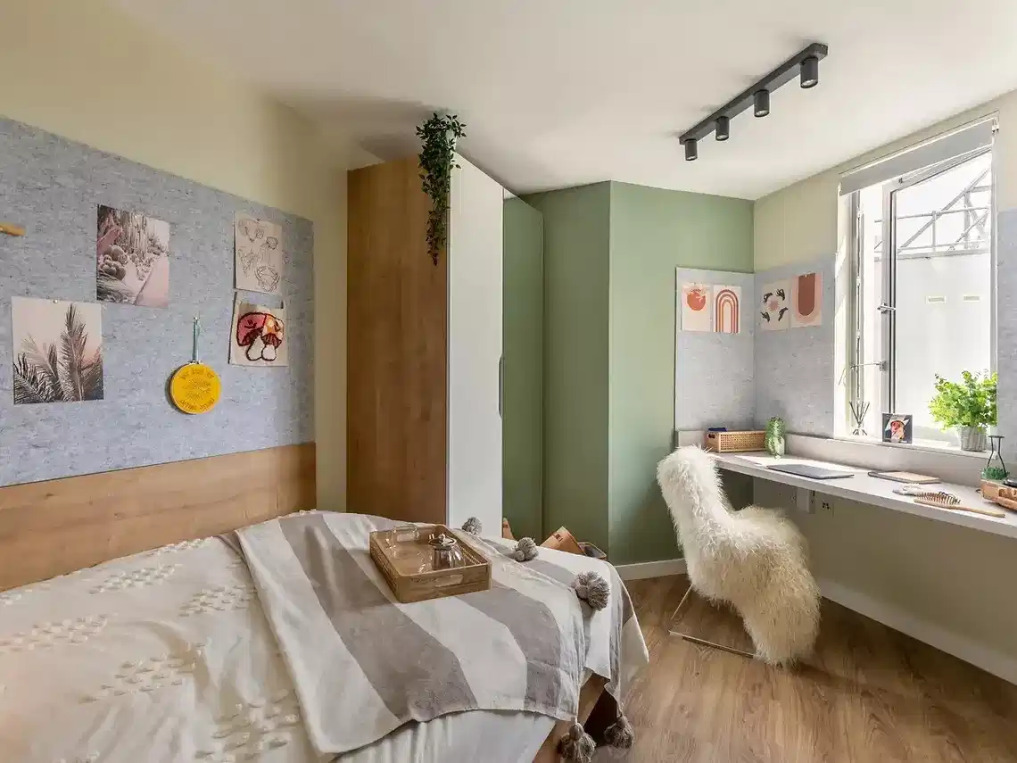 Common Area?w=400&h=260&fit=crop&q=40&auto=format&trim=auto