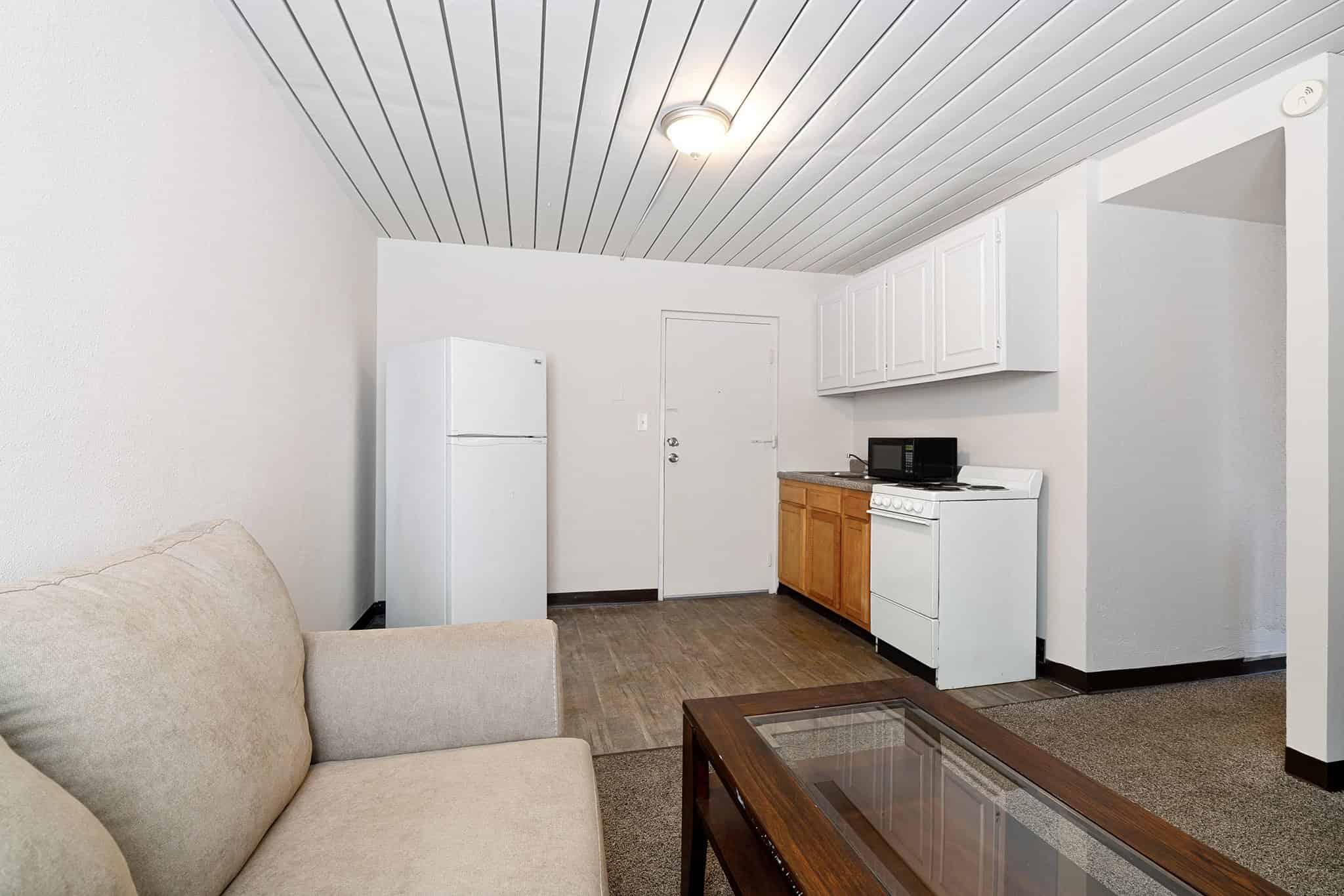 Amenities?w=400&h=260&fit=crop&q=40&auto=format&trim=auto