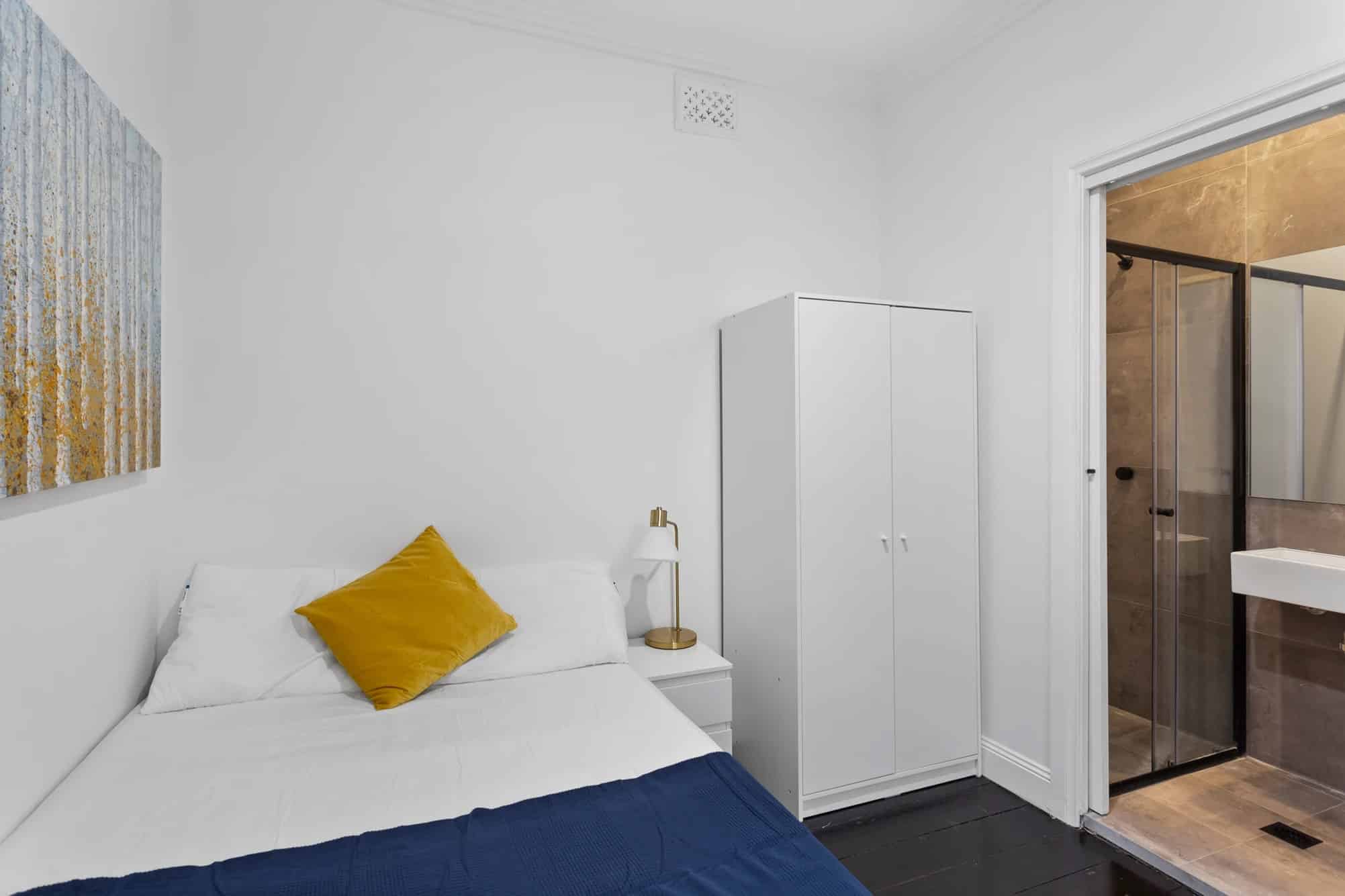 Kitchen?w=400&h=260&fit=crop&q=40&auto=format&trim=auto