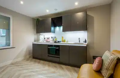 Amenities?w=400&h=260&fit=crop&q=40&auto=format&trim=auto